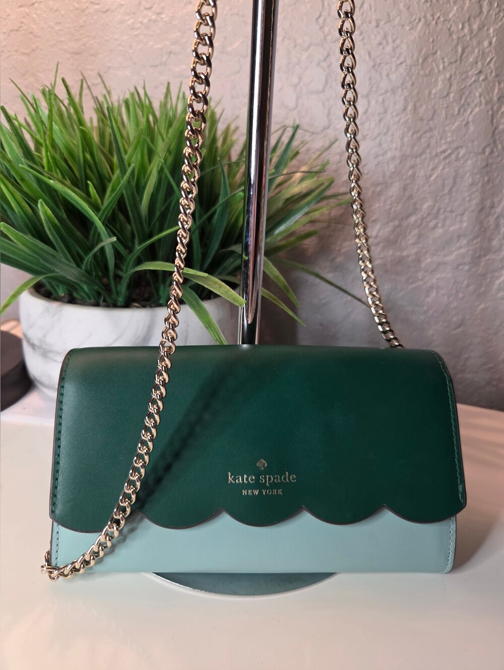 Kate Spade Two-Tone Green Scallop Leather Crossbody Bag